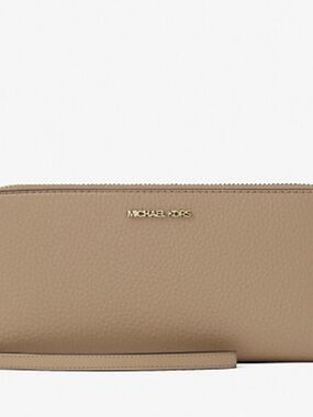 Michael Kors Pebbled Wallet